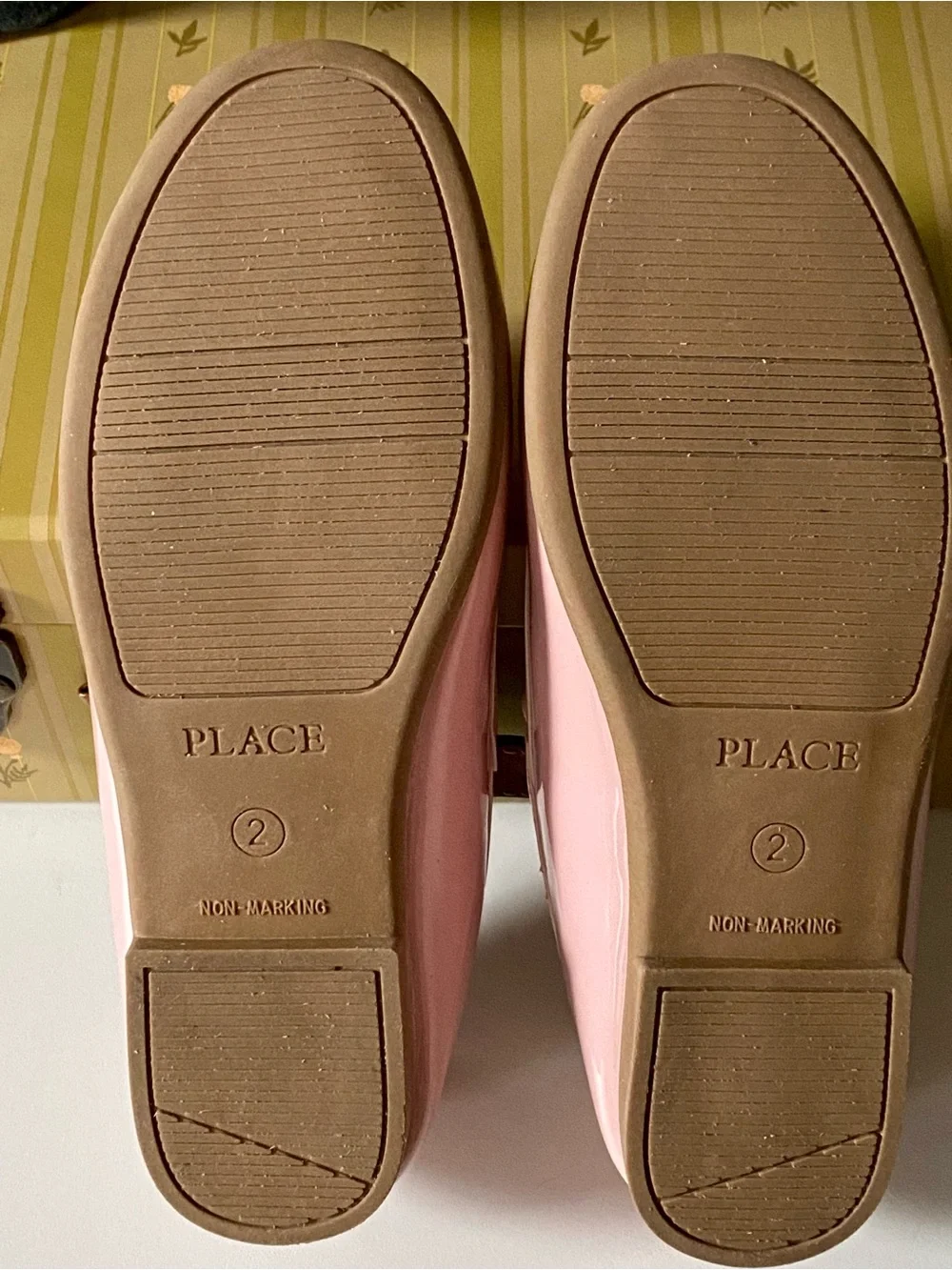 The Children's Place Pink Patent Ballet Flats with Bow Size 2